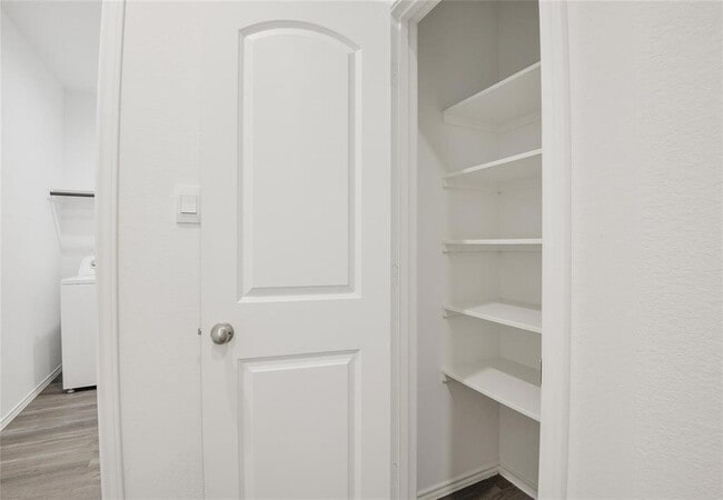 Building Photo - 1055 Llano Trl