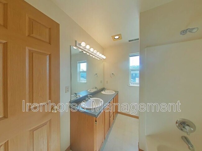 Building Photo - 2460 Wheeler Dr