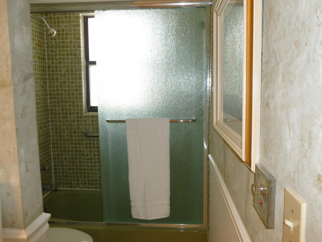 Building Photo - 7 SE Turtle Creek Dr