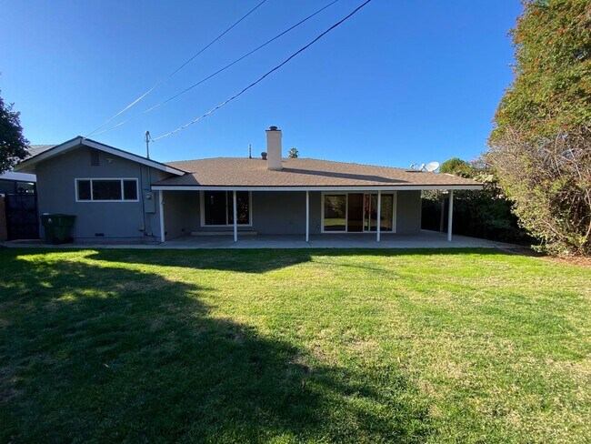 Building Photo - 5900 Cahill Ave