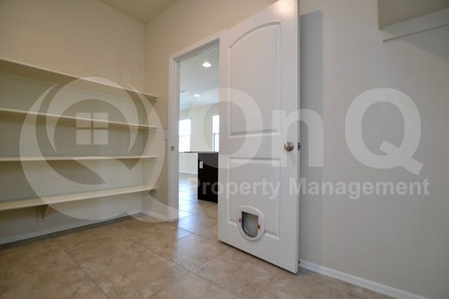 Building Photo - 2386 E San Lorenzo Trail