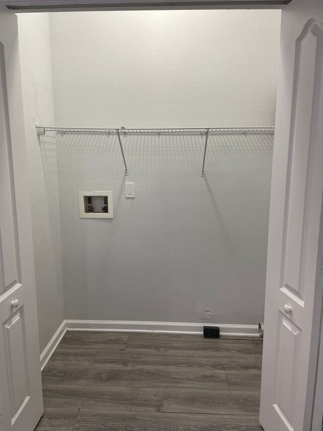 Building Photo - Welcome to this charming home located in t...