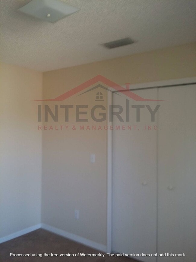 Building Photo - 3bed/2.5bath townhome in Jacksonville FL