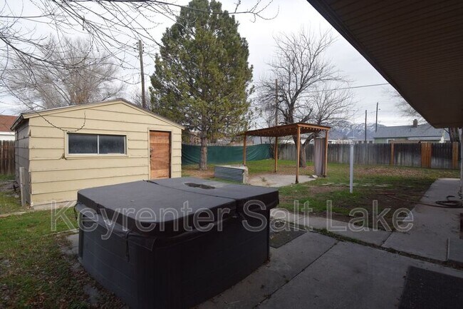 Building Photo - 616 Beynon Ct