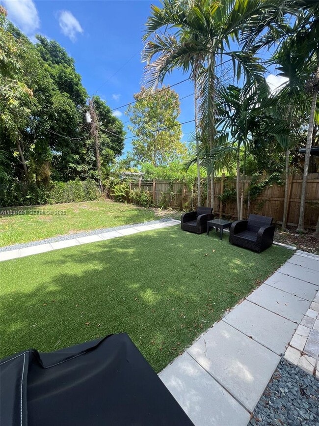 Building Photo - 1172 NE 160th Terrace