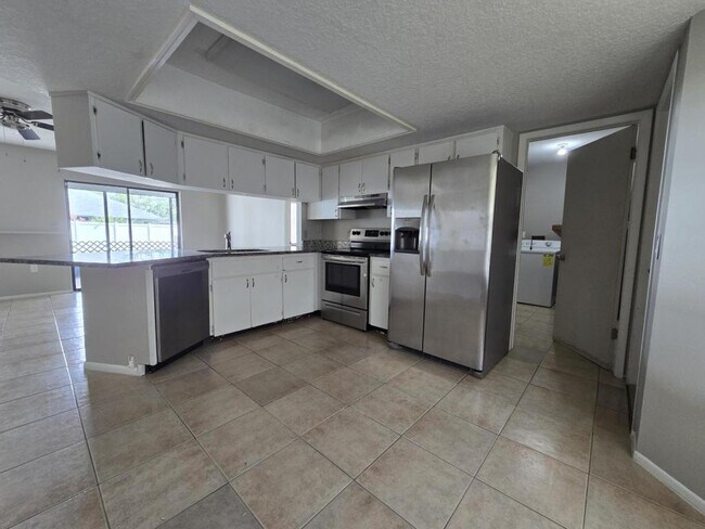 Building Photo - 12367 Linden Dr