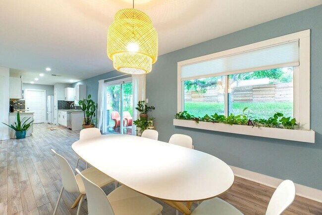 Building Photo - 4715 Carsonhill Dr