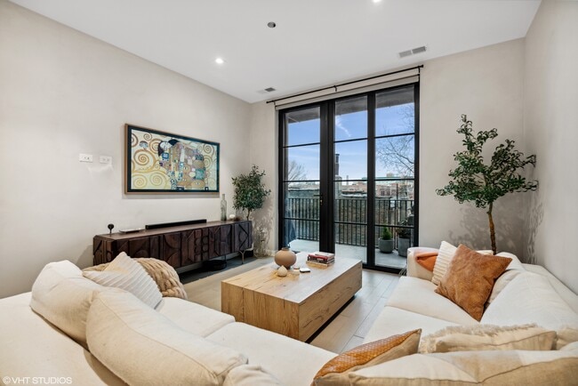 Building Photo - 1400 W Monroe St