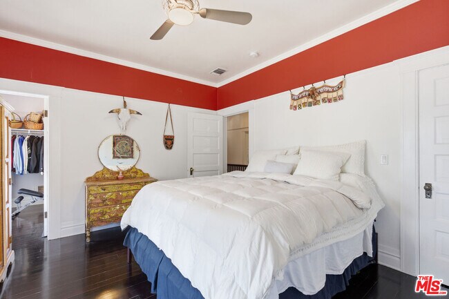 Building Photo - 2624 Van Buren Pl