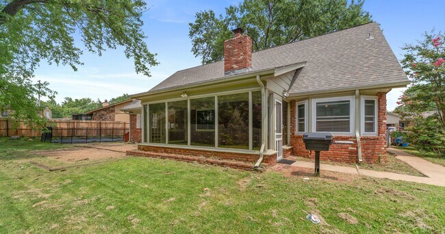 Building Photo - 8116 South Florence Pl E