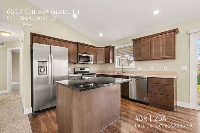 Building Photo - 6517 Cherry Glade Ct SE