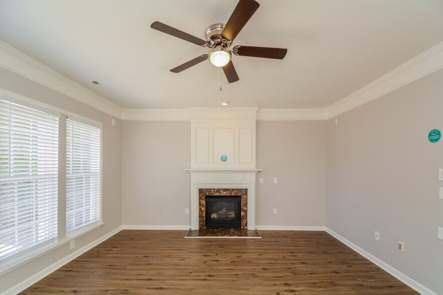 Building Photo - 12513 Honeychurch St