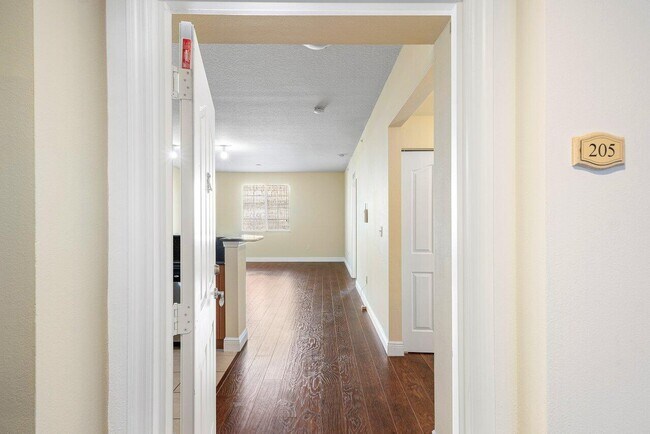 Building Photo - 250 NE 3rd Ave