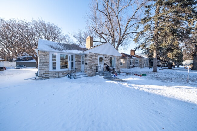 Building Photo - 5922 Portland Ave