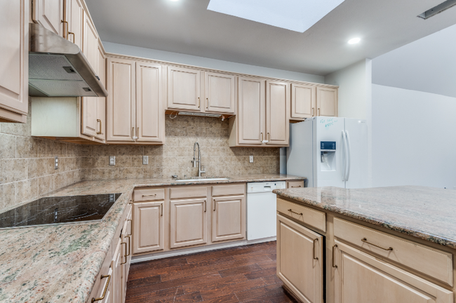 Building Photo - 18702 Riverstone Ct