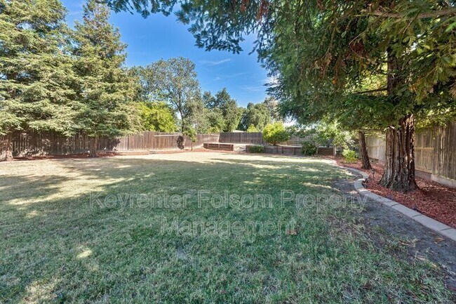 Building Photo - 617 Vernon Oaks Dr