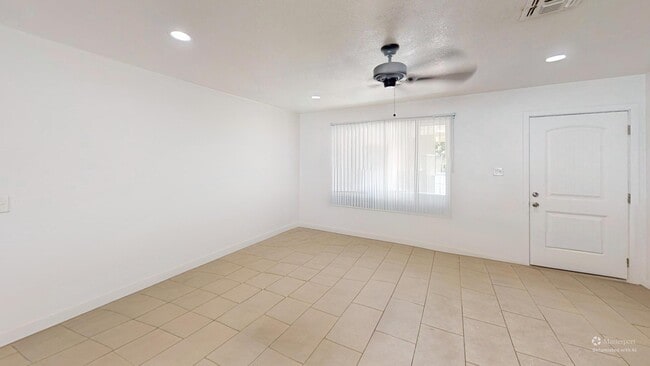 Building Photo - 1408 E Orange St.