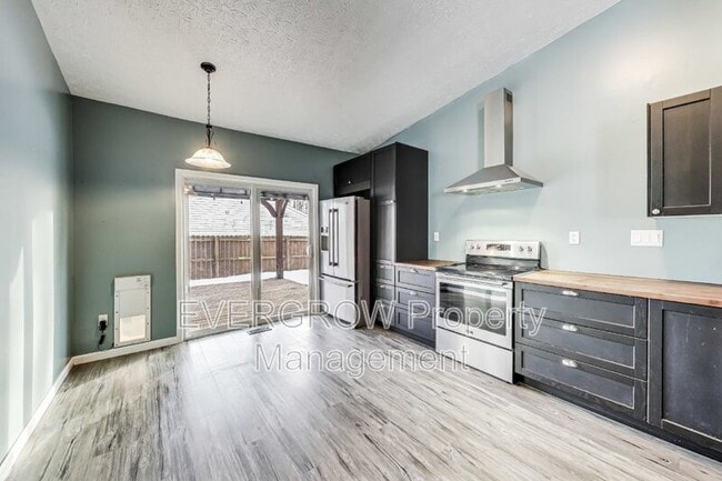 Building Photo - 226 Creekway Ct