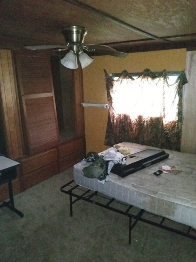 Building Photo - 1305 Ridge Cir