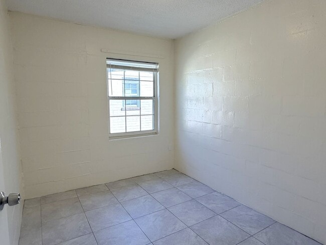 Building Photo - 1341 Winnifred St