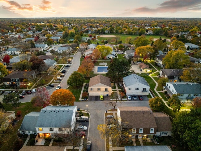 Building Photo - 602 Bryn Mawr Ct