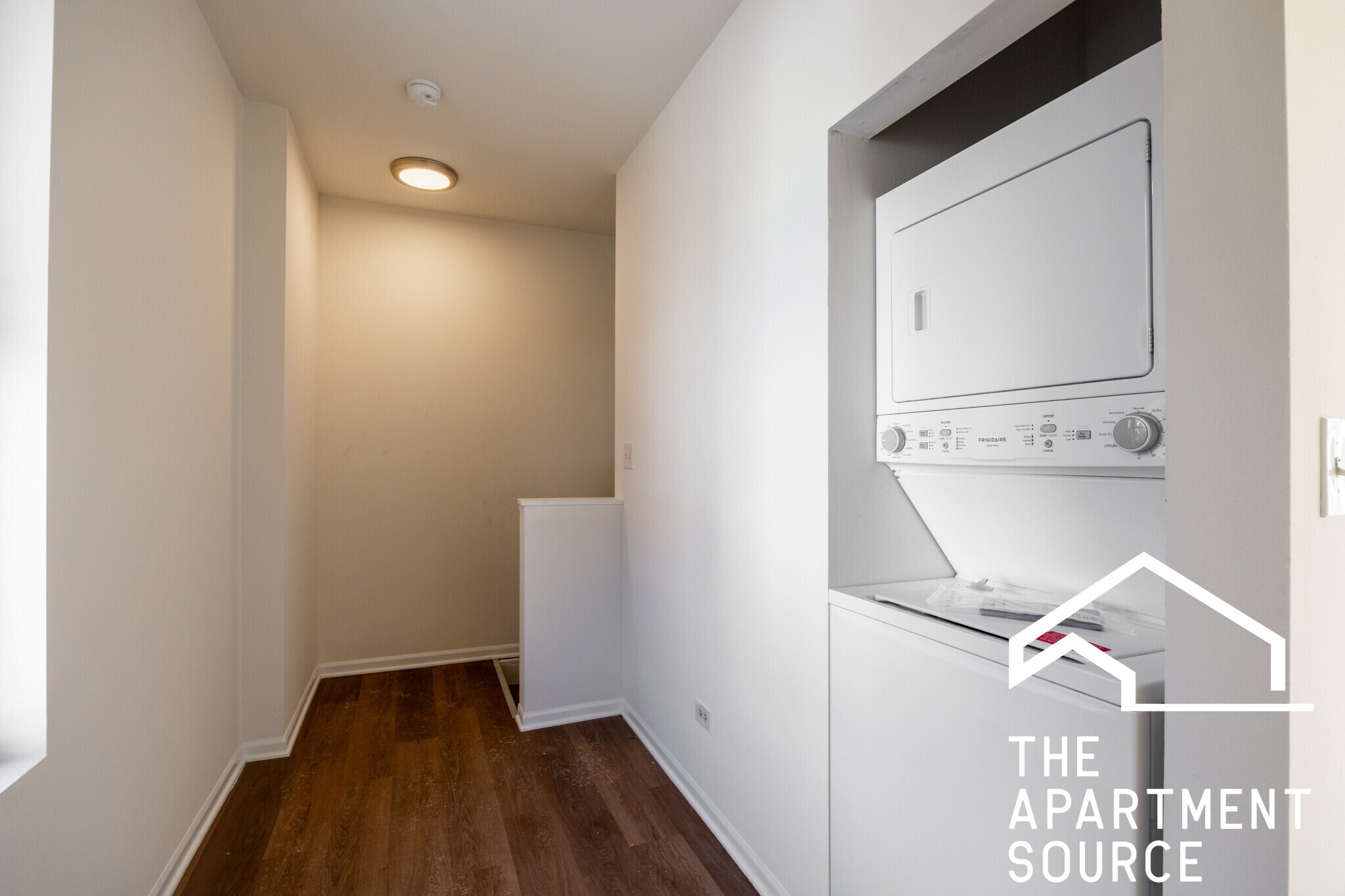 Building Photo - 1257 N Greenview Ave