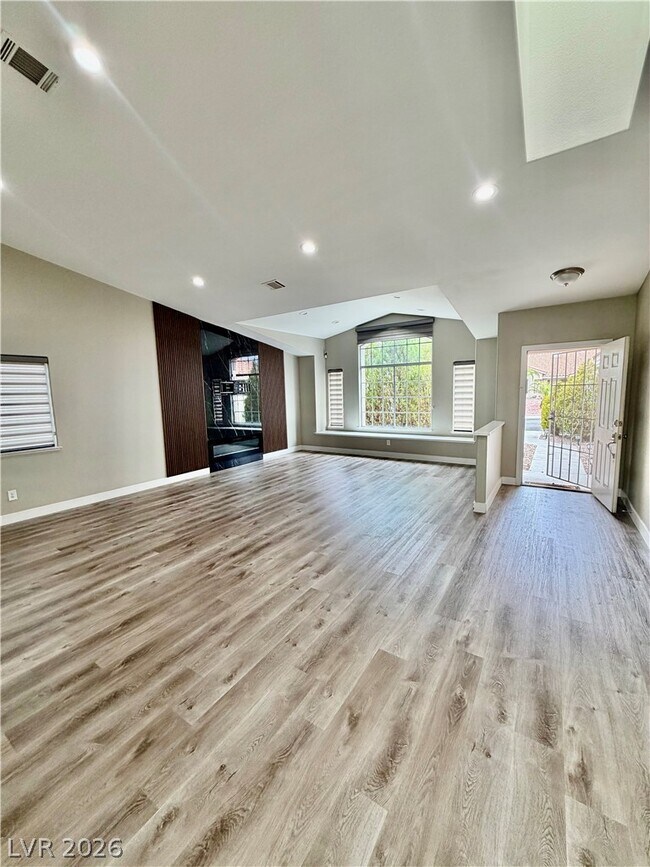 Building Photo - 3121 Siena Cir