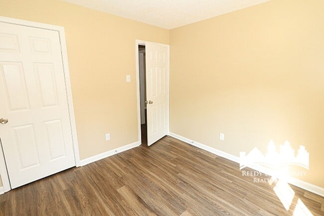 Building Photo - 275 Gracewood St