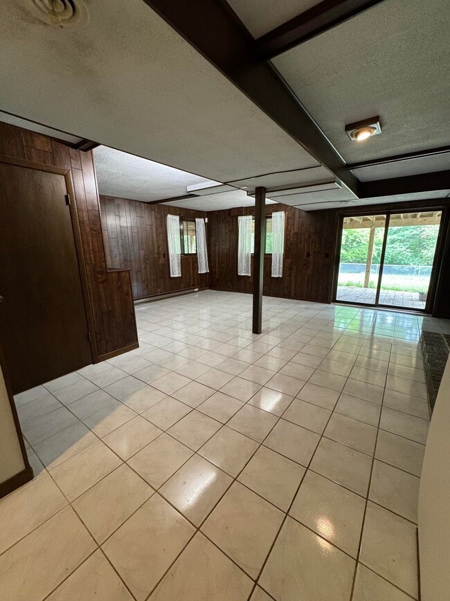 Building Photo - 7705 E Rockton Rd