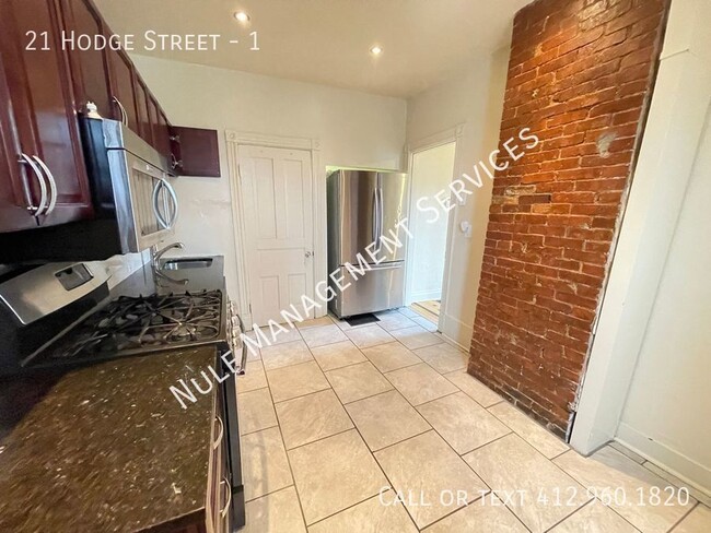 Building Photo - 2 Bed, 1 Bath unit in Oakland