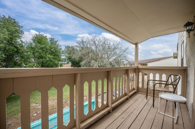 Building Photo - 17462 Front Beach Rd