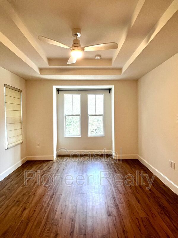 Building Photo - 1738 W Spruce St