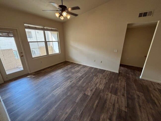 Building Photo - Fantastic 2Bed/2Bath Condo in Southwest Area