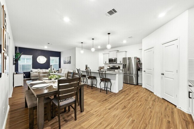 Building Photo - 3/BR 2/BA Home with Modern Touches and Cozy Outdoor Living!