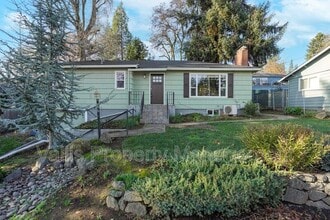 Building Photo - 1025 Terrace Dr NW