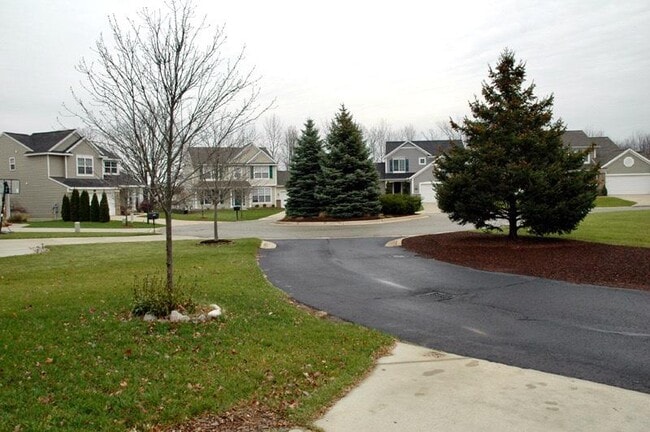 Building Photo - 5867 Timberlake Dr SE