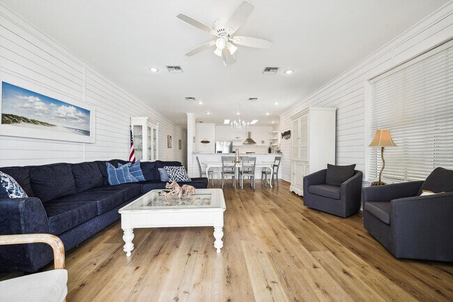 Building Photo - 8013 Surf Dr