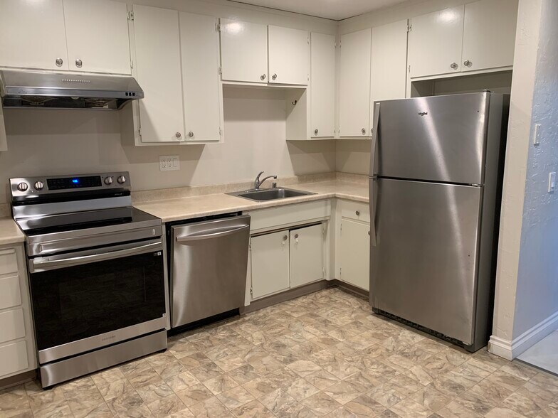 Building Photo - 1251 W Mc Kinley Ave