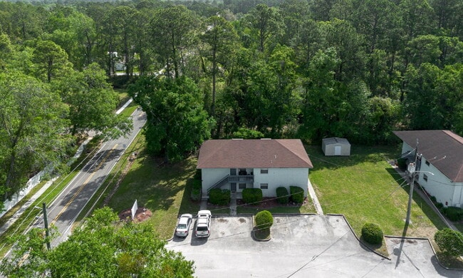 Building Photo - Expansive 2BR Downstairs Apartment Featuring a Fresh Remodel and Stainless Steel Essentials.