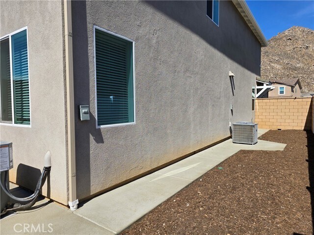 Building Photo - 27047 Lost Palm St