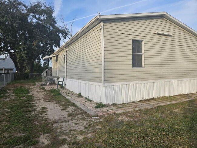 Building Photo - 129 4th St