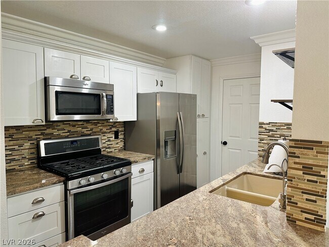 Building Photo - 2200 S Fort Apache Rd