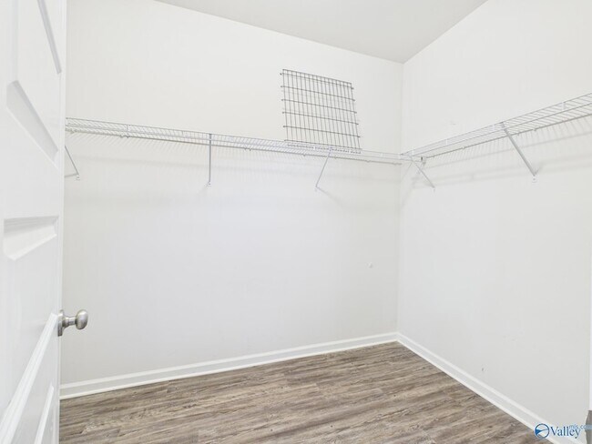 Building Photo - 149 Fernhill Dr NW