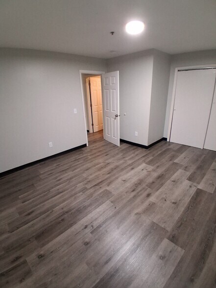 Building Photo - 204 Grand Ave