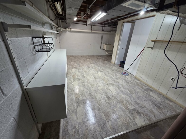 Building Photo - 1343 Mount Aetna Rd