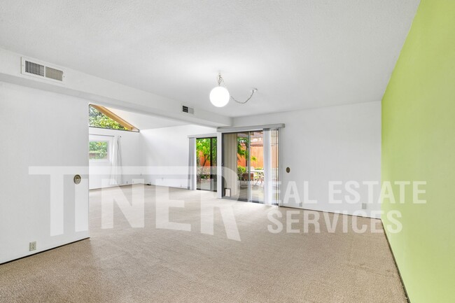 Building Photo - 4730 Clothier Way