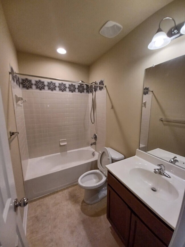 Building Photo - 103 Argyle Ct