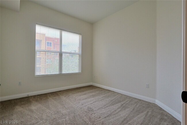 Building Photo - 44 E Serene Ave