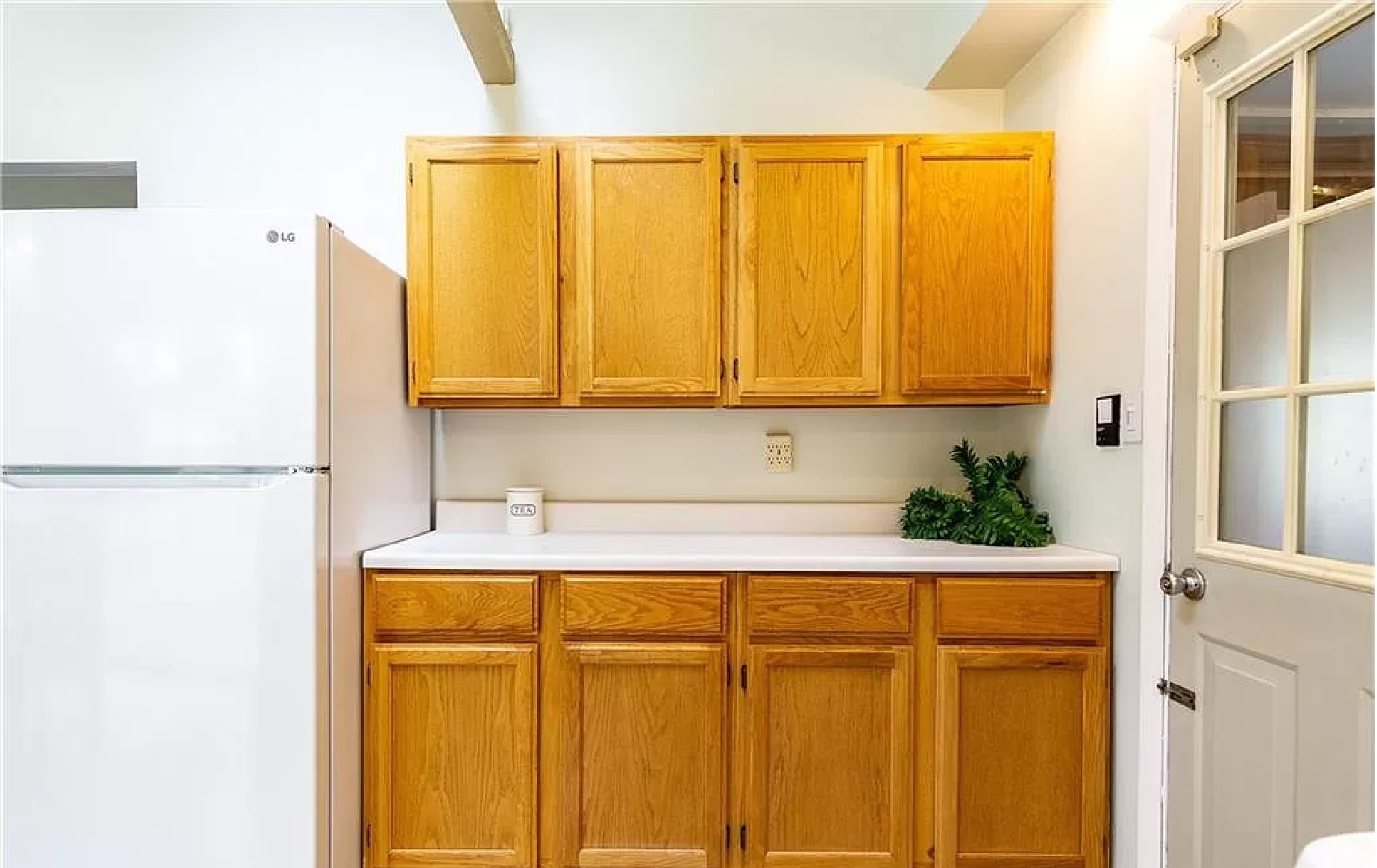 Kitchen Xtra Cabinets - 1286 Laurel Dr