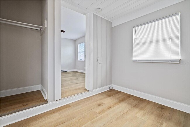 Building Photo - 917 30th Ave N